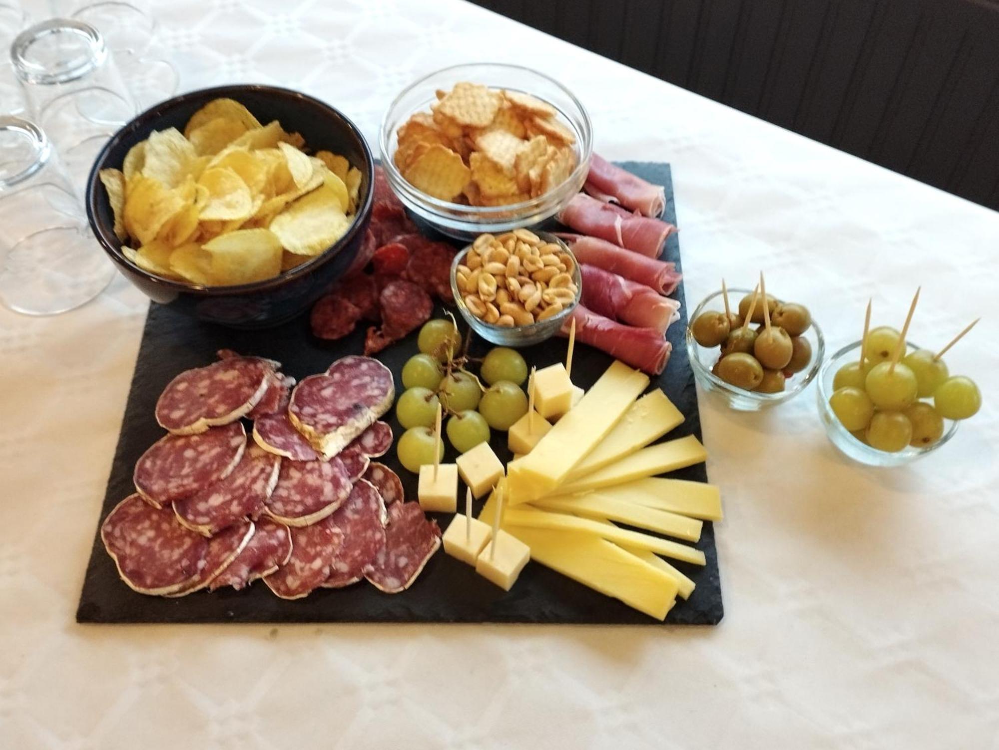 Brit Hotel L'Arrivee Гингам Екстериор снимка