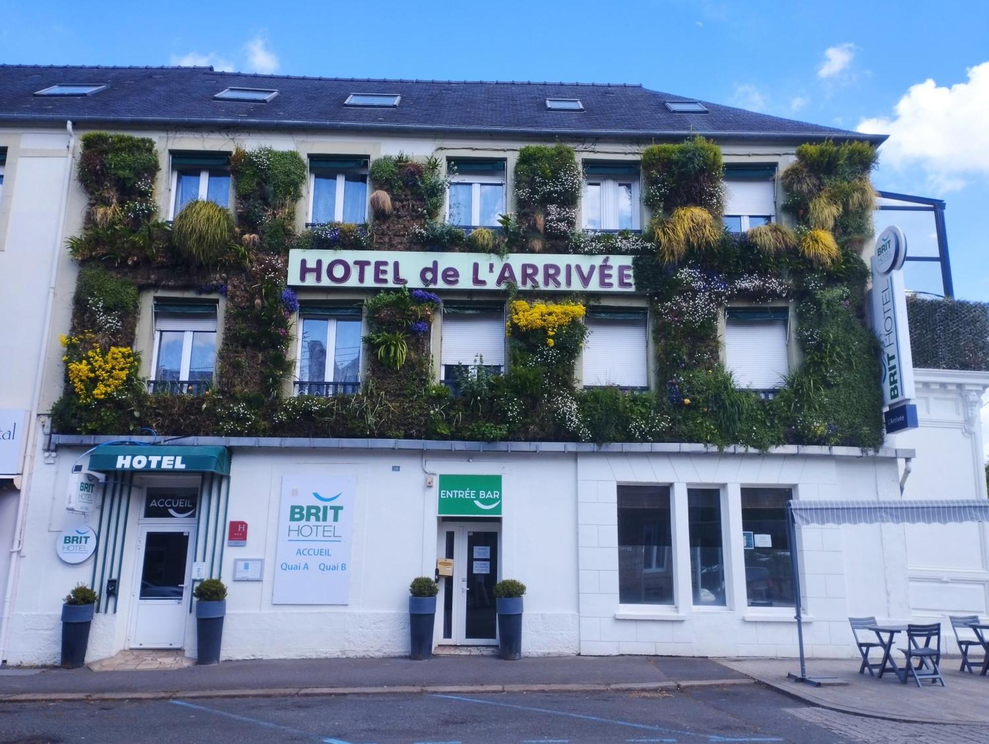 Brit Hotel L'Arrivee Гингам Екстериор снимка