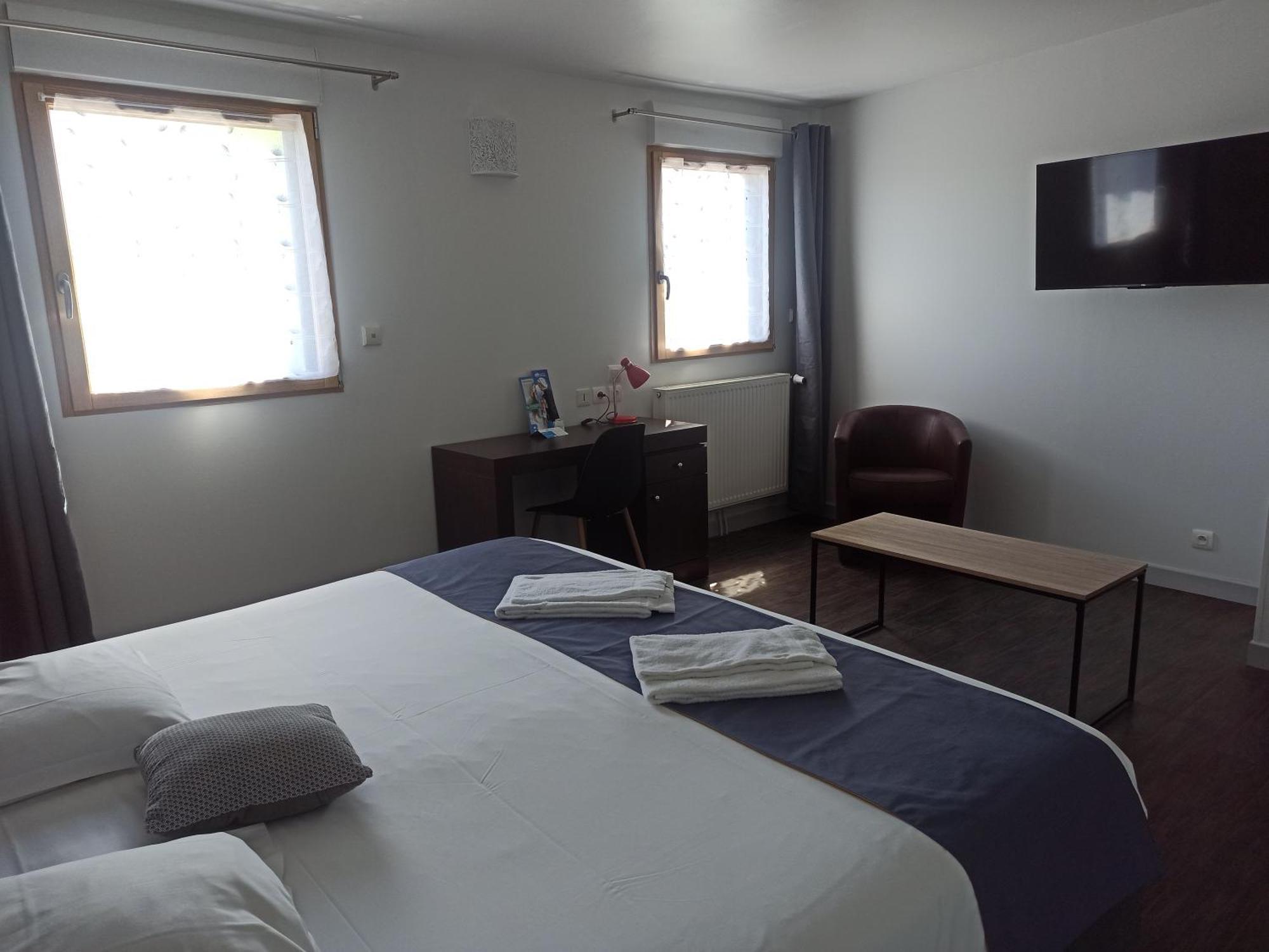 Brit Hotel L'Arrivee Гингам Екстериор снимка
